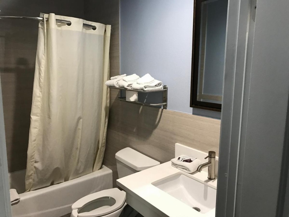 Empire Inn Image 15