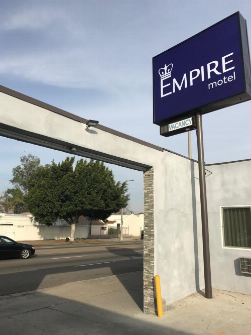 Empire Inn image 2